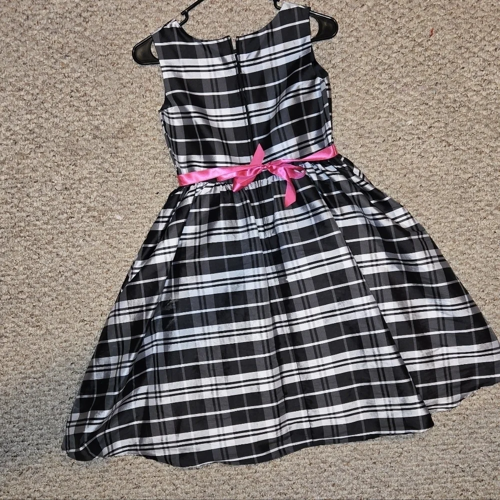 Stylish Black and White Plaid Kids Dress with Pink Accent